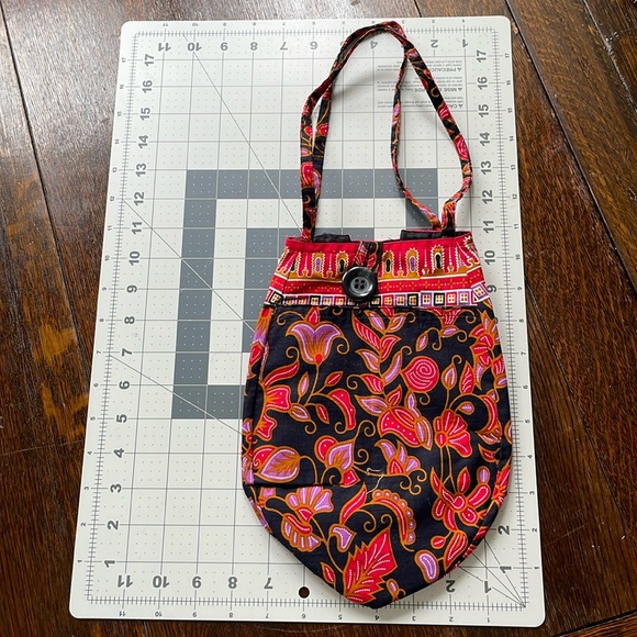 Soroya, Made in Singapore, cloth lunch/snack bag - Picture 1 of 7